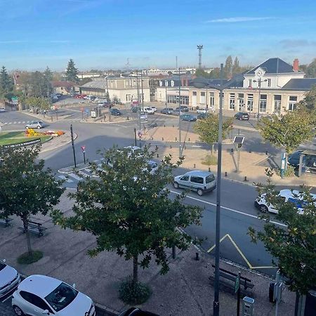 T2 face gare SNCF Appart Hotel le Cygne 1 Bourges Extérieur photo